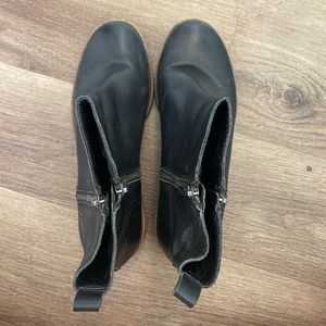 Lucky Brand ankle booties size 9.5